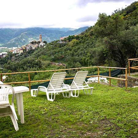 Casa Vacanze Tra Le Mura Леванто Екстер'єр фото