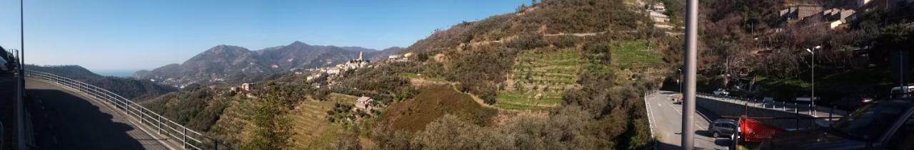 Casa Vacanze Tra Le Mura Леванто Екстер'єр фото