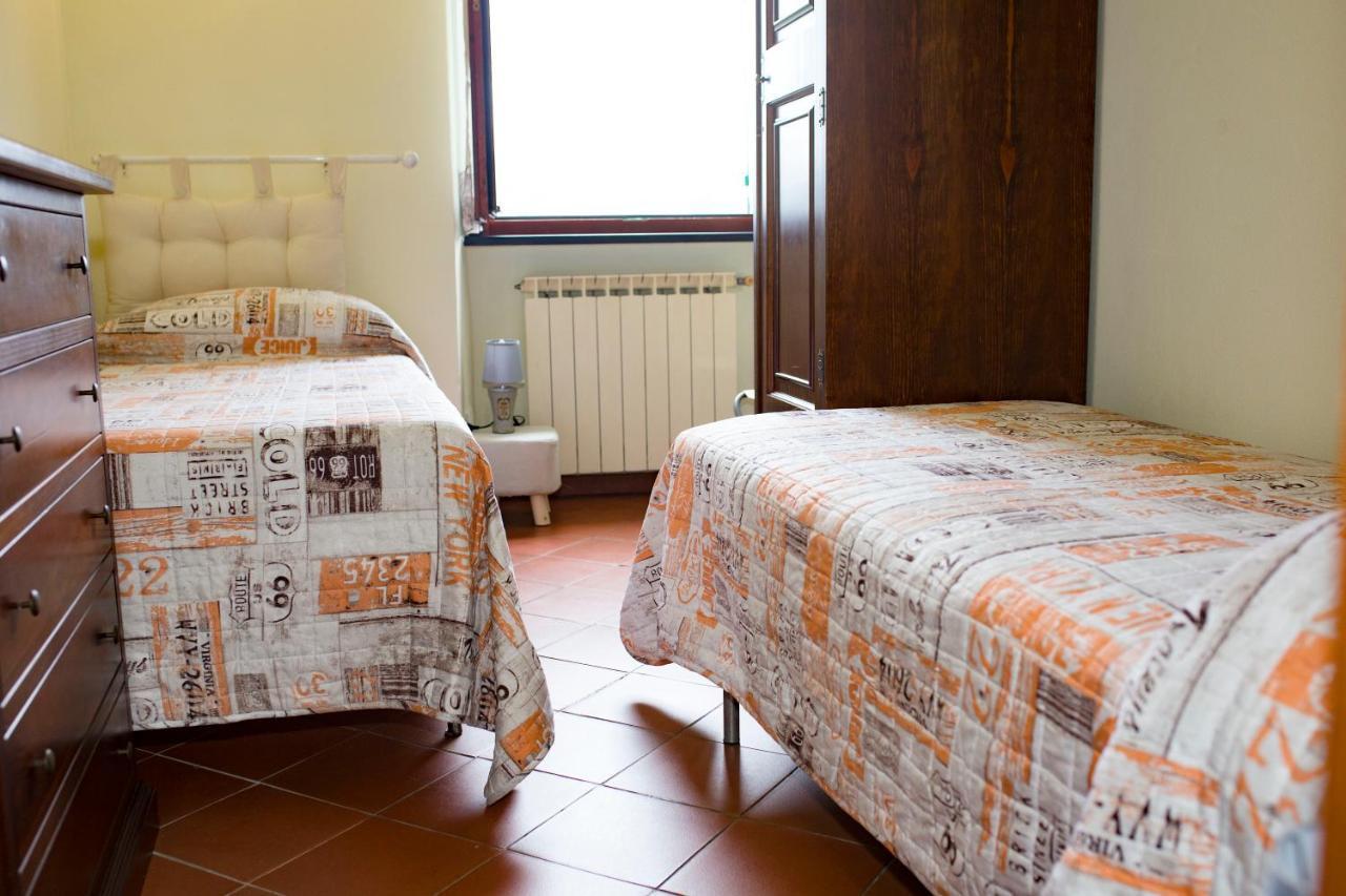 Casa Vacanze Tra Le Mura Леванто Екстер'єр фото