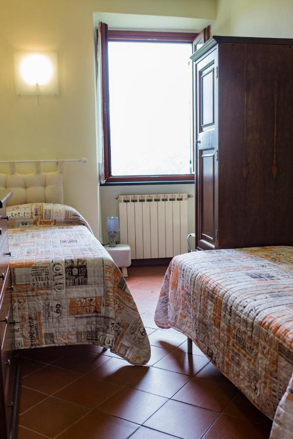 Casa Vacanze Tra Le Mura Леванто Екстер'єр фото