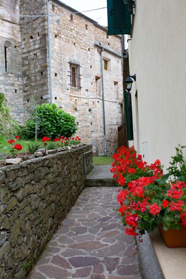 Casa Vacanze Tra Le Mura Леванто Екстер'єр фото